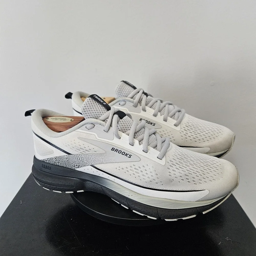 Brooks Trace 3 Running Shoes Women's Size 9D Wide Black/White Sneakers